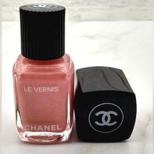 Chanel Le Vernis # 741 Fleur De Pecher Nails